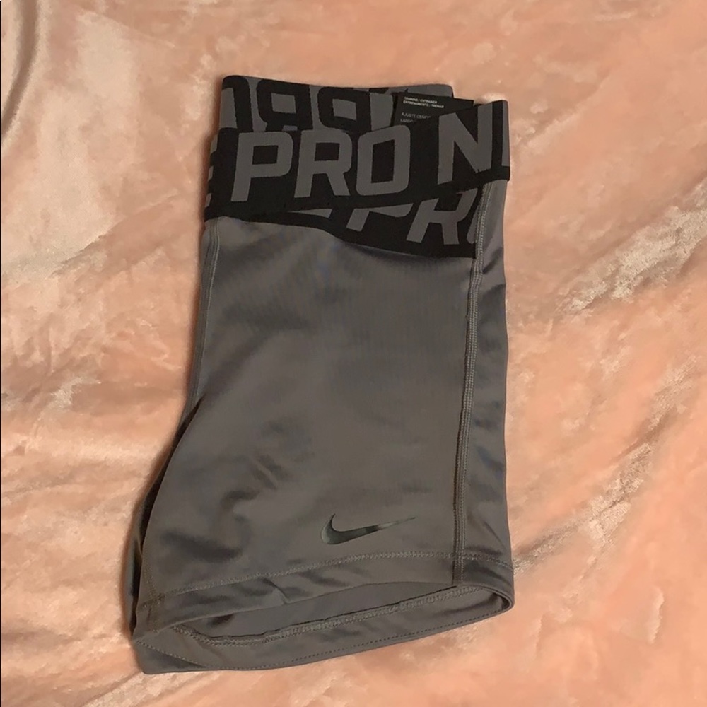 Nike pro